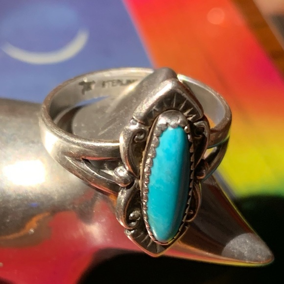 Navajo Turquoise Ring - Picture 2 of 8